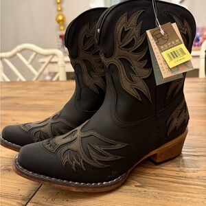 Roper “Amelia” Black Boots